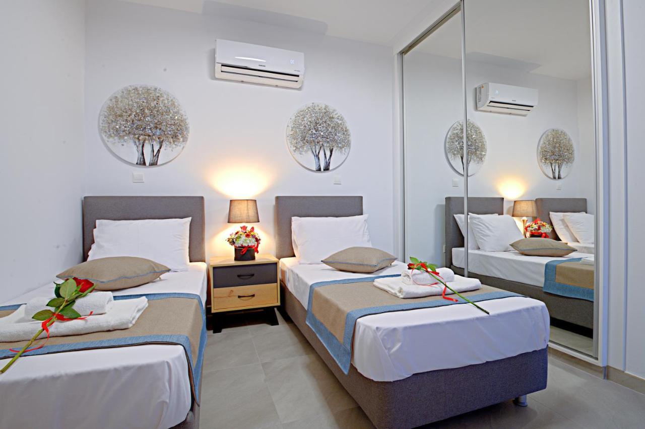 Golden Tree Apartment Paralimni Exterior photo