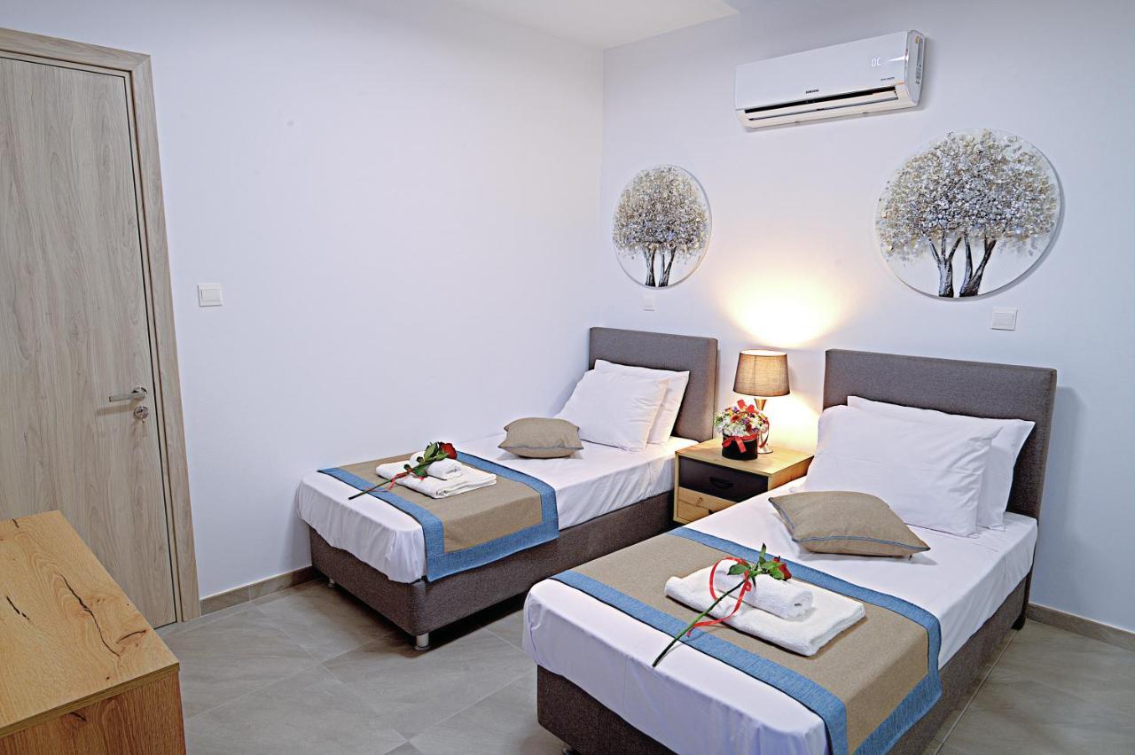 Golden Tree Apartment Paralimni Exterior photo