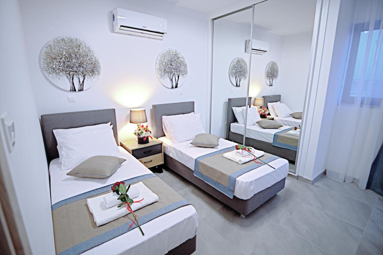 Golden Tree Apartment Paralimni Exterior photo