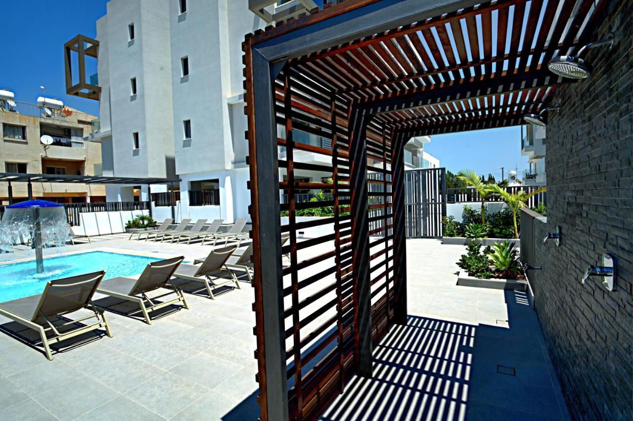 Golden Tree Apartment Paralimni Exterior photo