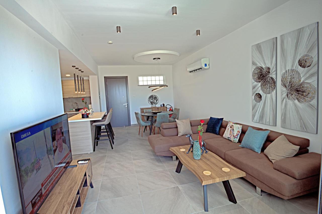 Golden Tree Apartment Paralimni Exterior photo