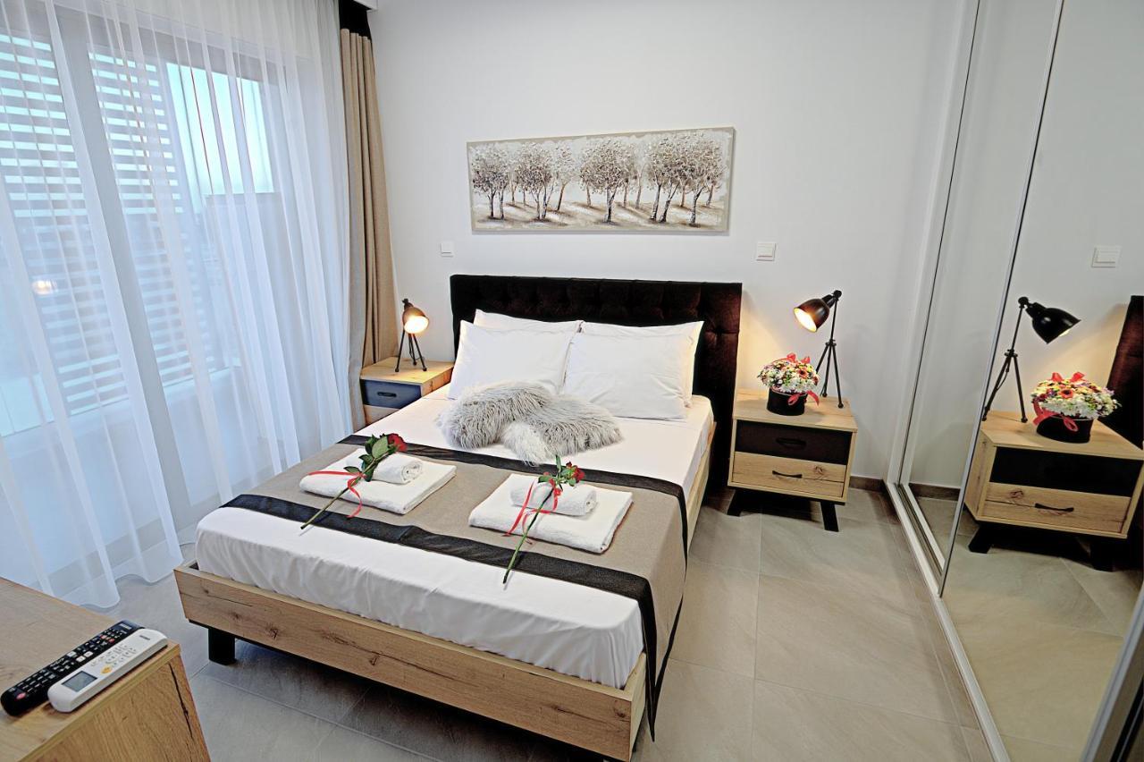 Golden Tree Apartment Paralimni Exterior photo